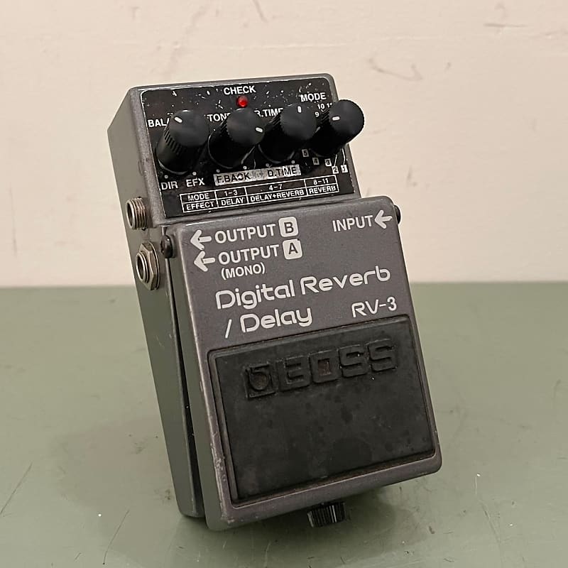 Boss RV3 Digital Reverb / Delay Reverb