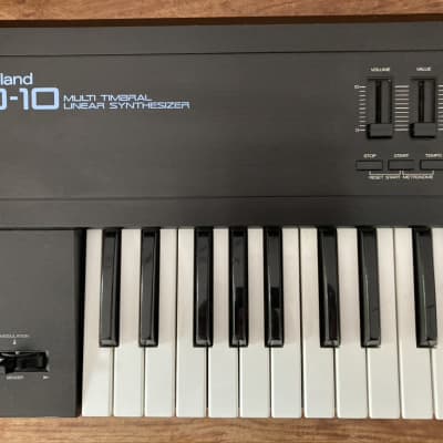Roland D-10 61-Key Multi-Timbral Linear Synthesizer in very good condition image 5