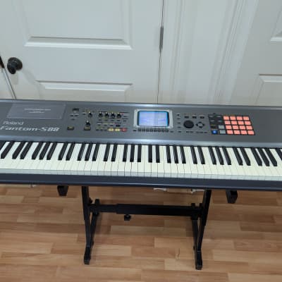 Roland Fantom-S88 88-Key Sampling Workstation Keyboard 2004 - Silver