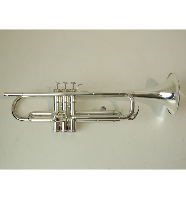 Yamaha YTR-1320 ES Silver Plated Bb Trumpet Outfit - Stunning!