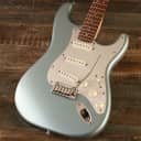 Fender FSR American Deluxe Stratocaster Ice Blue Metallic (S/N:US1205661) (07/28)
