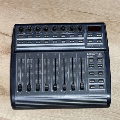 Behringer BCF-2000 Control top Fader USB