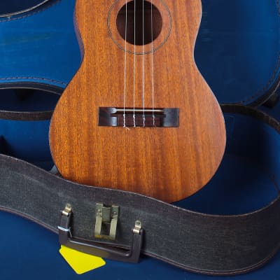 Harmony Baritone Ukulele / Near Mint Solid Mahogany Gem! image 1