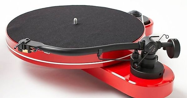 Pro-Ject RM 1.3 Turntable - High Gloss Black with Pearl Cartridge