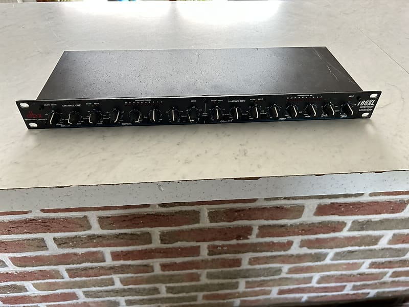 dbx 166XL Stereo Compressor / Limiter / Gate 2000s - Black image 1