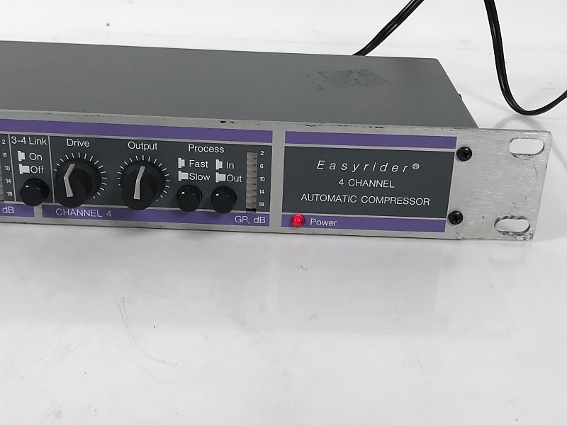 APHEX　Model 106　Easyrider　4チャンネルコンプレッサー APHEX 106 Easyrider 4 Channel Compressor with Power Supply