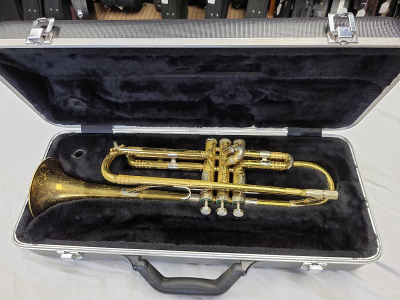 Getzen Bb Brass Lacquer Trumpet