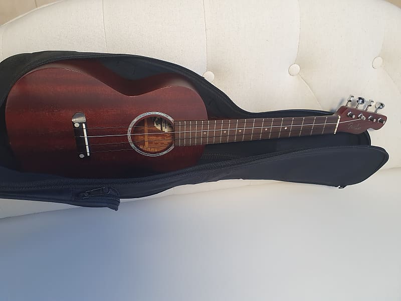 Fender Pa'ina Tenor concert mahogany Ukulele 2008 Fishman pickup