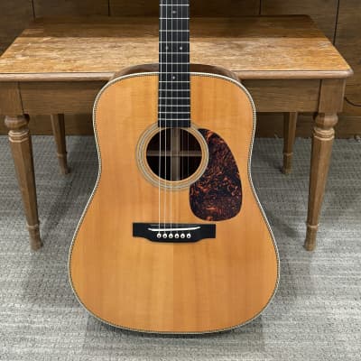 MARTIN HD-28V S/N16番台 iBeam Active Martin HD-28V Acoustic Guitar Demo - Sweetwater Sound - YouTube