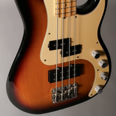 Fender American Deluxe Precision Bass Ash with Maple Fretboard 2006 - Tobacco Sunburst image 2