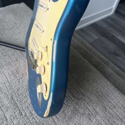 Fender American Vintage '57 Stratocaster 1990s - Relic Blue image 8