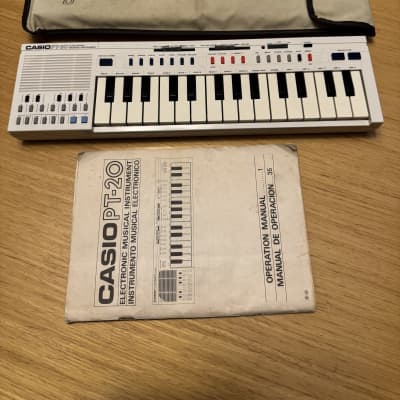 Casio PT-20 29-Key Mini Synthesizer 1980s - White