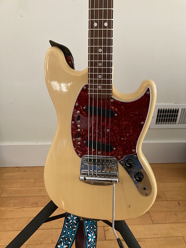 Fresher 70's vintage Fender / Mustang MIJ 1979 aged white