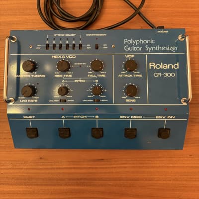 Roland GR300 Guitar Synthesizer 1980 - 1984 - Blue