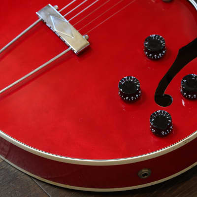 1995 Gibson ES-135 Semi-Hollow Electric Guitar Cherry Red w