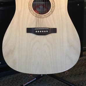 ギター Norman Expedition Nat Folk Solid Spruce Norman Expedition Parlor NAT SG Acoustic Guitar - Natural