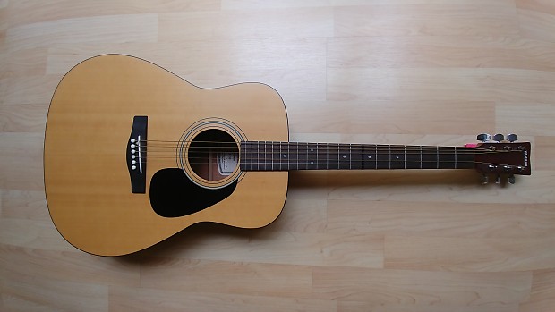Yamaha f35 store guitar