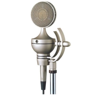 Microtech Gefell UM900 Phantom-Powered Large Diaphragm Multipattern Tube Condenser Microphone