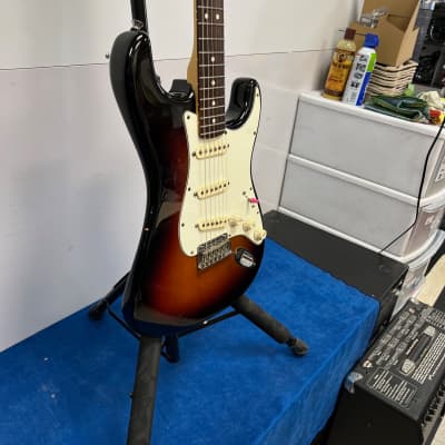 Used Fender Strat Stratocaster Electric Guitar with Case USA 2014 Sunburst 60th Anniversary image 11