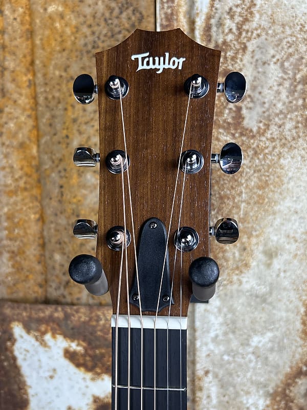 Big Baby Taylor (BBT) Layered Walnut Acoustic Guitar