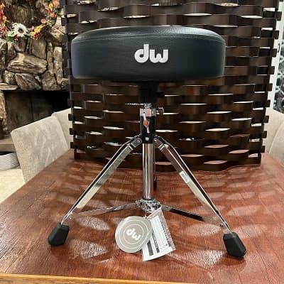 DW DWCP9100M 9000 Series Tripod Round Drum Throne with Memory Lock