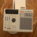 Akai MPC2000XL EXPANDED 8 outs max ram  clean screen fully working ORIGINAL  beige