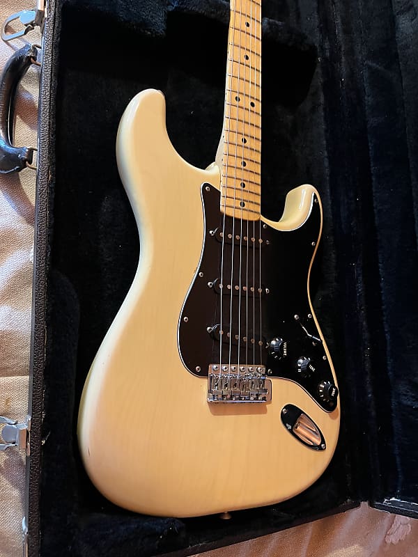 Fender  Stratocaster  1977 Blonde Ash image 1