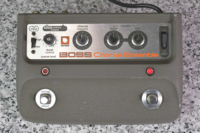 Boss CE-1