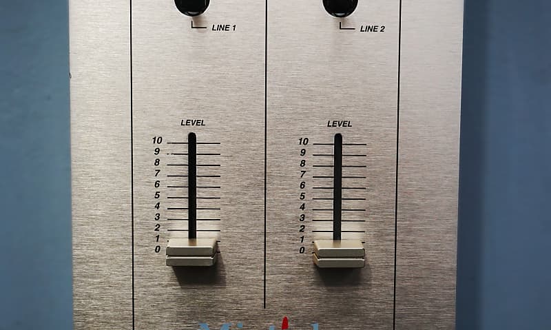 Vestax PMC-06 Pro A Slim Professional Mixtick DJ Mixer