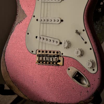 American Fender Custom Stratocaster Relic Nitro Faded Pink Sparkle image 3