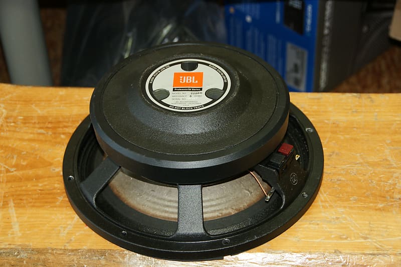 JBL 2206H Pro Series 8 ohms 12