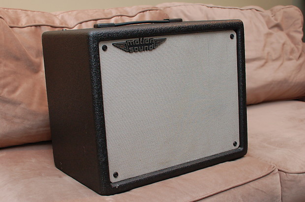 Tube outlet keyboard amp
