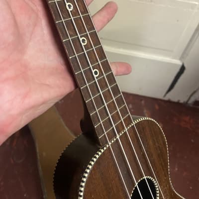 Regal ukulele 1940 good condition mahogany with original case image 18