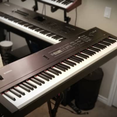 YAMAHA S-08 PROFESSIONAL PIANO SYNTHESIZER KEYBOARD ARRANGER IN EXCELLENT CONDITION!