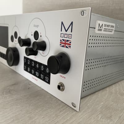 Modal Electronics 002R Rackmount 8-Voice Analogue-Digital Hybrid Synthesizer 2020 - 2021 White image 3