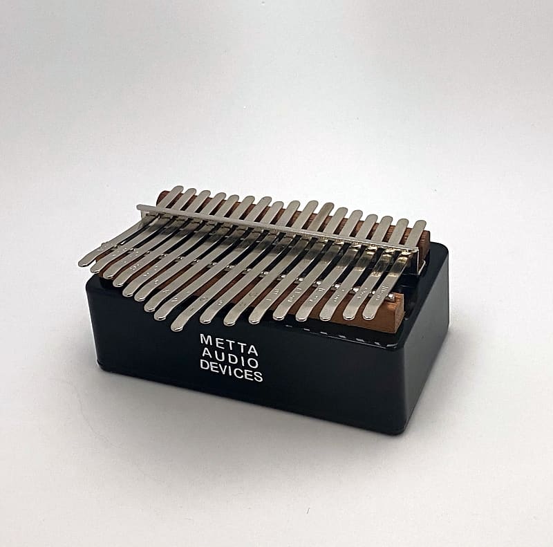 Metta Electric Kalimba (Handheld Acoustic Electric Instrument / Thumb Piano)