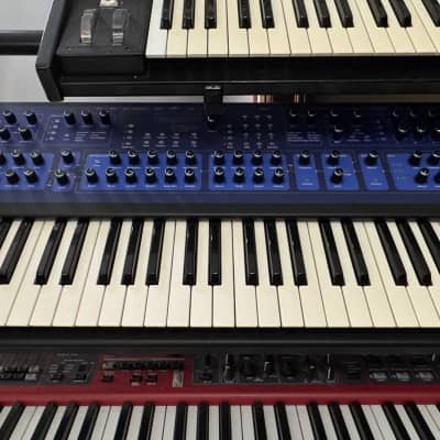 Dave Smith Instruments Poly Evolver PE 61-Key 4-Voice Polyphonic Synthesizer 2010 - 2013 - Blue with Wood Sides