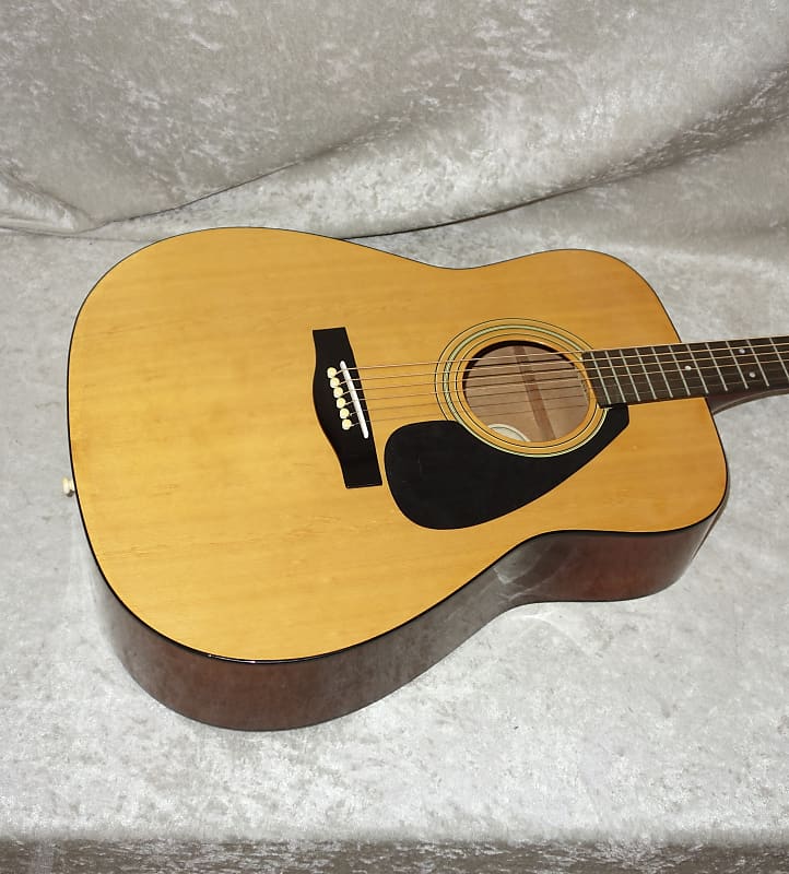 Yamaha FG-401 acoustic guitar with hardshell case