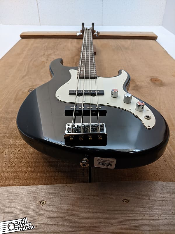 Samick Greg Bennett Fairlane Jazz-Style Bass Guitar Black