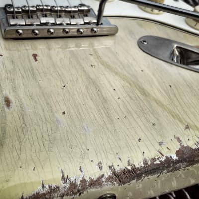 Fender American Professional Stratocaster Translucent Blond Medium Relic image 4