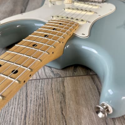 Fender American Professional Stratocaster image 8