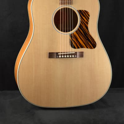 Gibson J-35 30s Faded Natural image 1