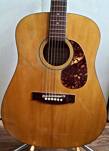 Alvarez 5212 acoustic guitar top