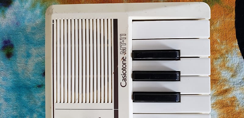 Vintage Casiotone MT11 Keyboard w/Owner's Operation Manual