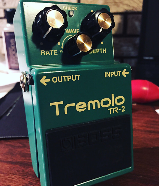 ギター BOSS Tremolo TR-2 (keeley mod) Test Boss TR-2 Tremolo Keeley Mod - YouTube