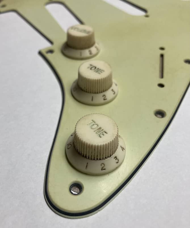63’ Stratocaster Style Aged / Relic’d Parchment White Knobs Reverb