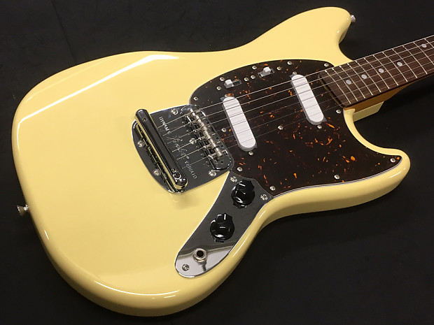 半額ストア Fender Japan MG69 Mustang (YELLOW WHITE) | Reverb ギター