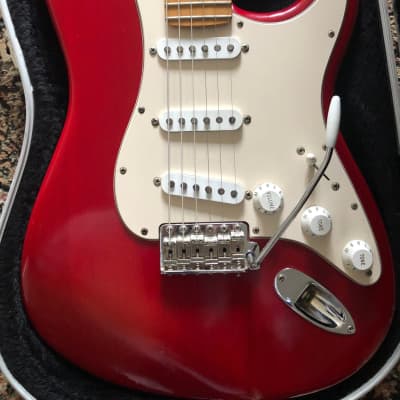 Fender Highway One Stratocaster 2002 Crimson Red Transparent image 3