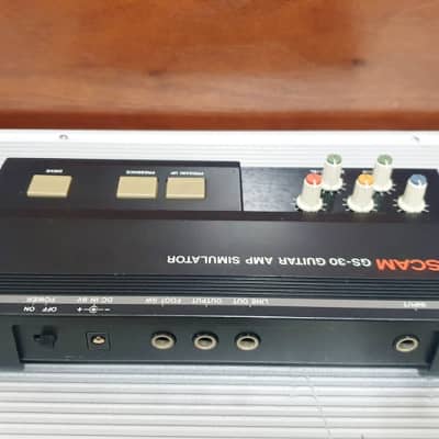 タスカム TASCAM GS-30 GUITAR AMP SIMULATOR TASCAM GS-30 Vintage Guitar Amp Simulator Multi Effects