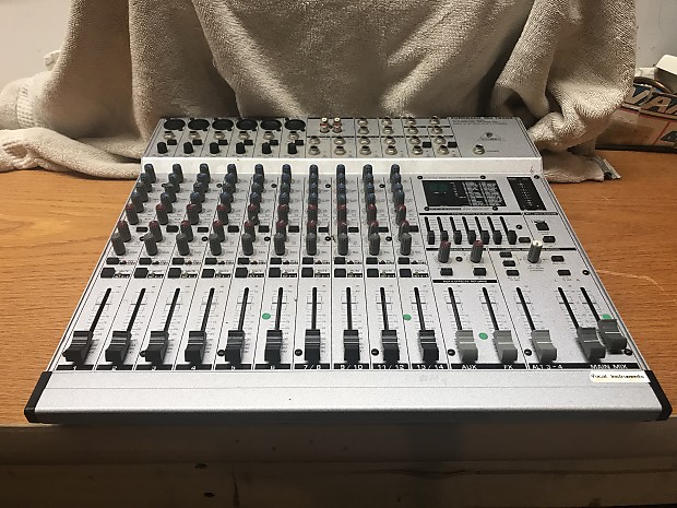Behringer Eurorack MX 1804X Silver 14 channel pro live or